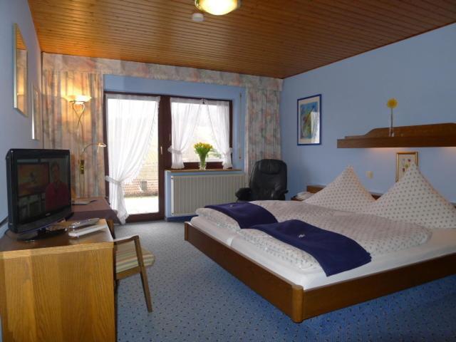 Landhaus Schoenen Sasbachwalden Bilik gambar